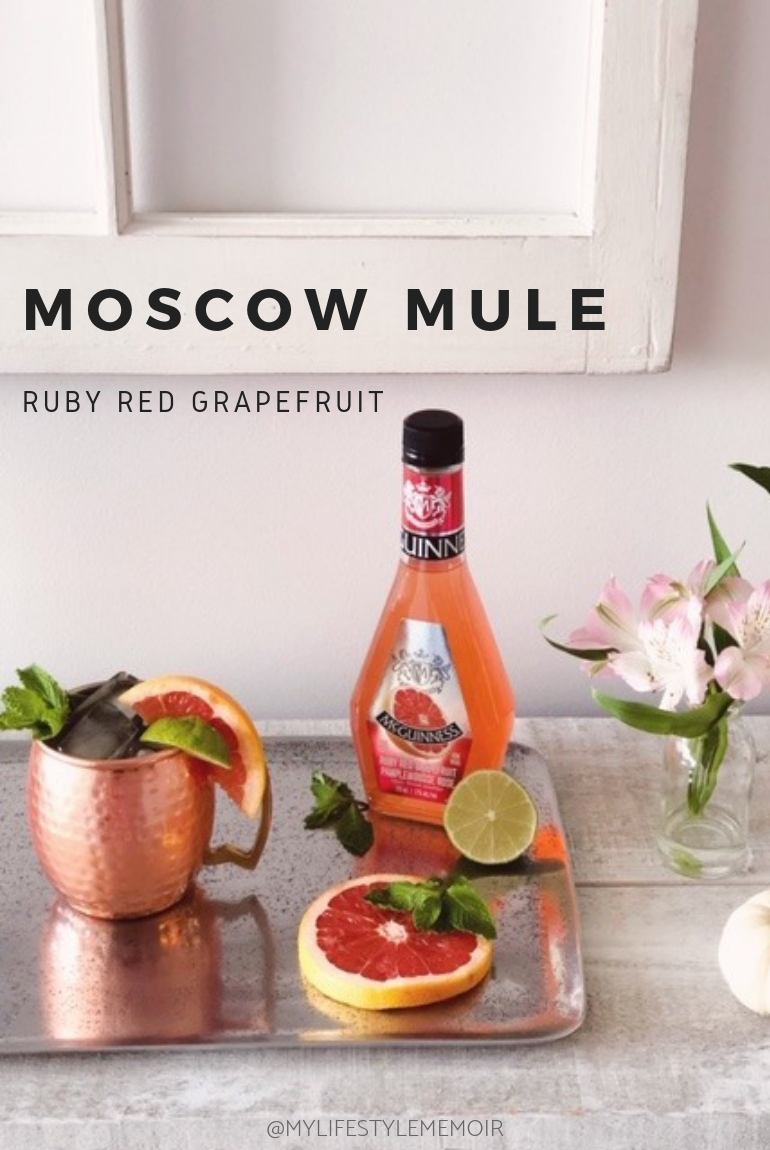 Learn how to make Moscow Mule - grapefruit cocktail! Super easy to make and taste amazing. Recipe is for 1 cocktail. #moscowmule #drinks